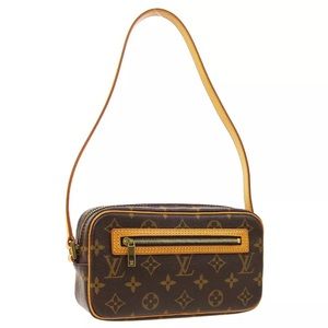 ❌SOLD❌Louis Vuitton pochette cite shoulder bag